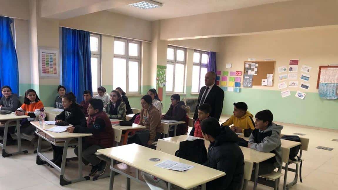 İlçe Milli Eğitim Müdürümüz Remzi Işık okulumuzu ziyaret etti.